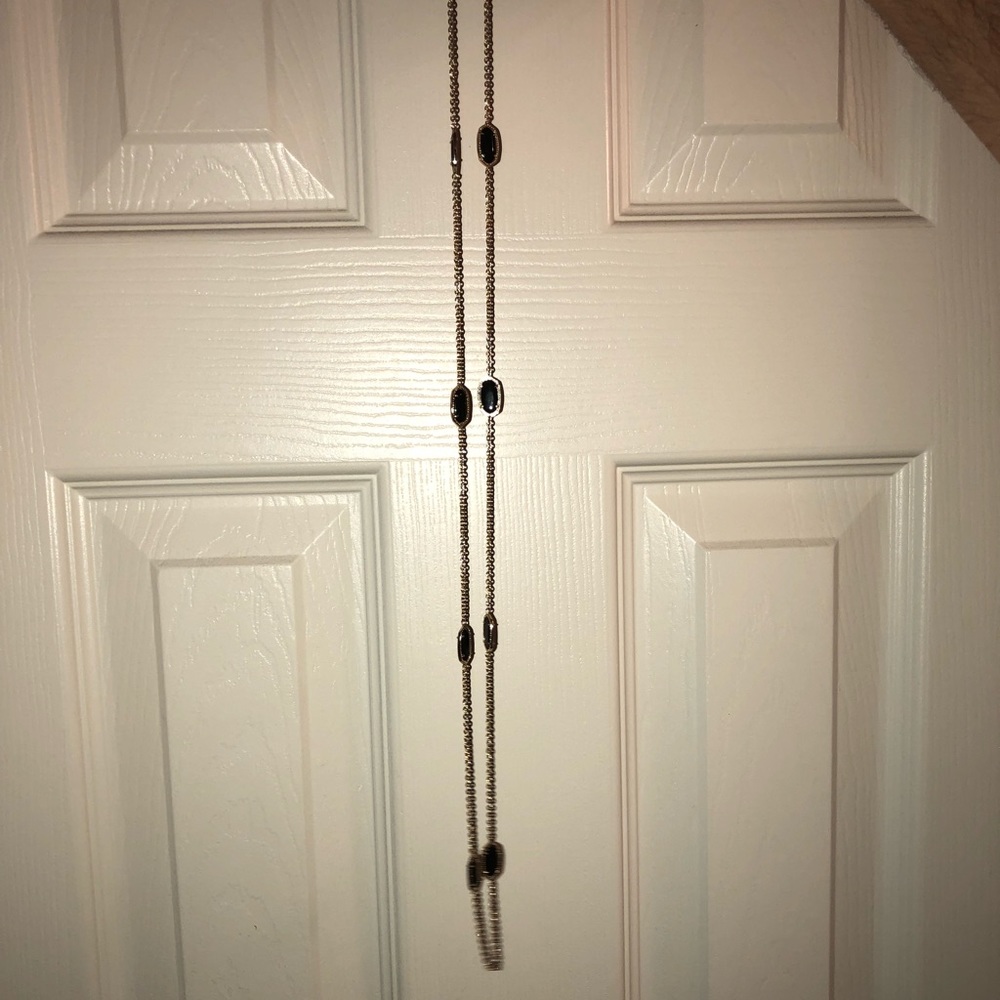 Never worn Kendra Scott long necklace.